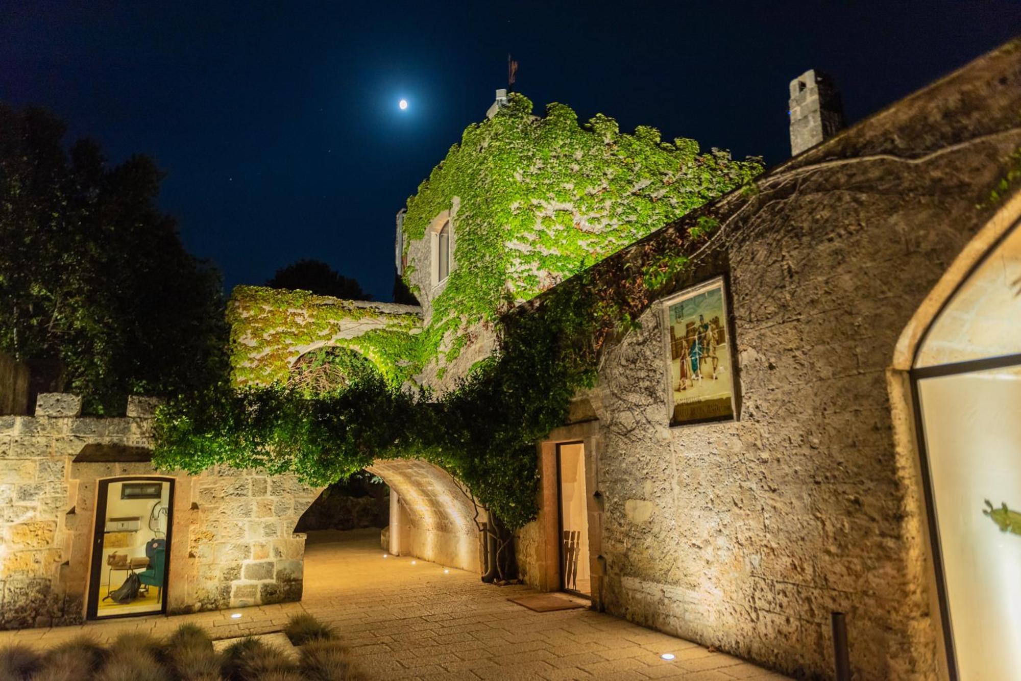 Masseria Li Reni มันดูเรีย ภายนอก รูปภาพ